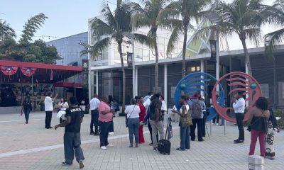 Fotografía de archivo del 9 de julio de 2026 de haitianos manifestándose pidiendo el Estatus de Protección Temporal frente al Centro Cultural de la Pequeña Haití en Miami, Florida (EE.UU). EFE/Pablo Urbón