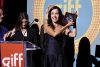 La actriz Cecilia Suárez recibe el galardón de Plata 'Más Cine' en la inauguración del Festival Internacional de Cine de Guanajuato (GIFF) este viernes, en Guanajuato (México). EFE/Luis Ramírez
