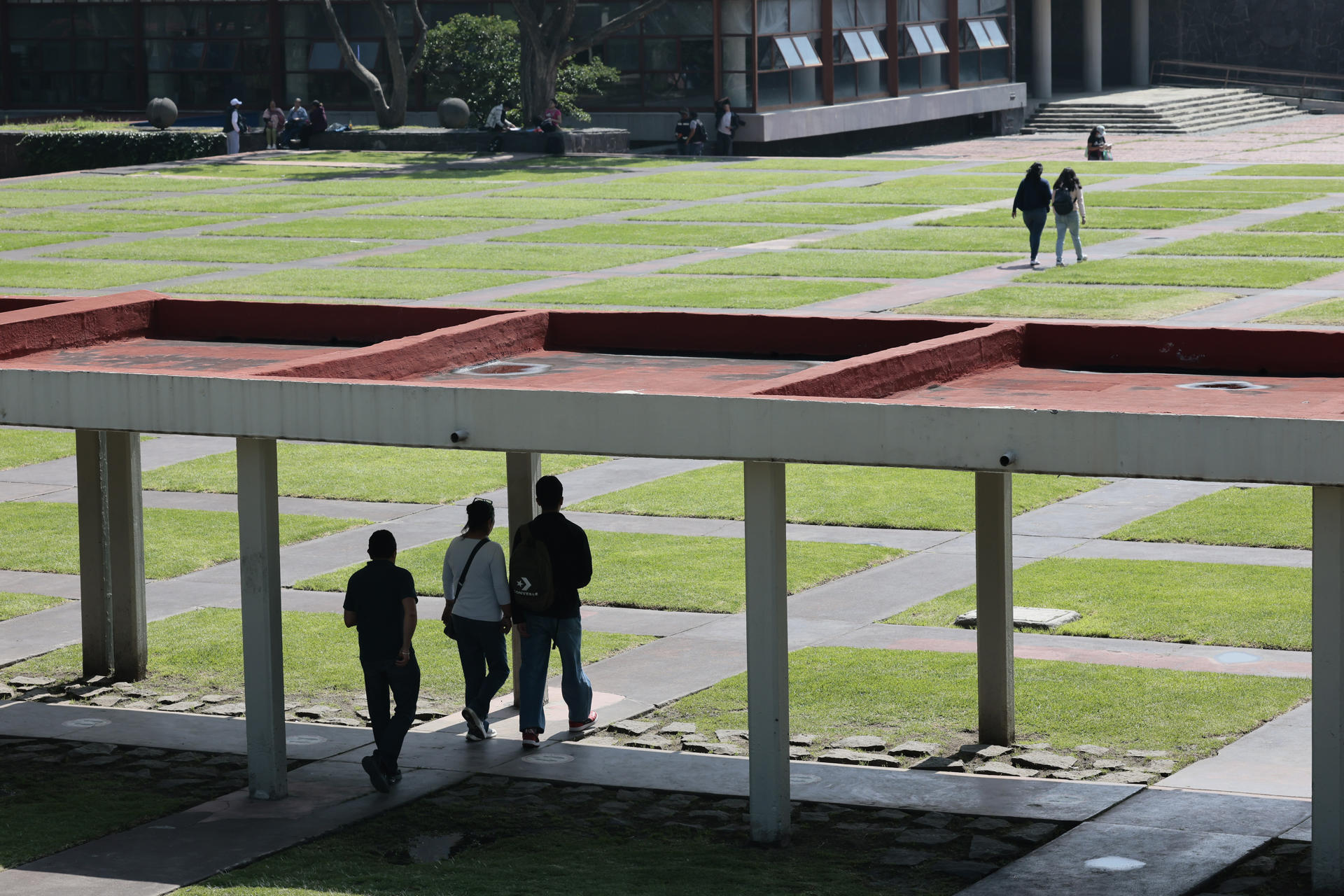 Fotografía que muestra el interior de la Universidad Nacional Autónoma de México (UNAM) este viernes, de Ciudad de México (México). EFE/José Méndez