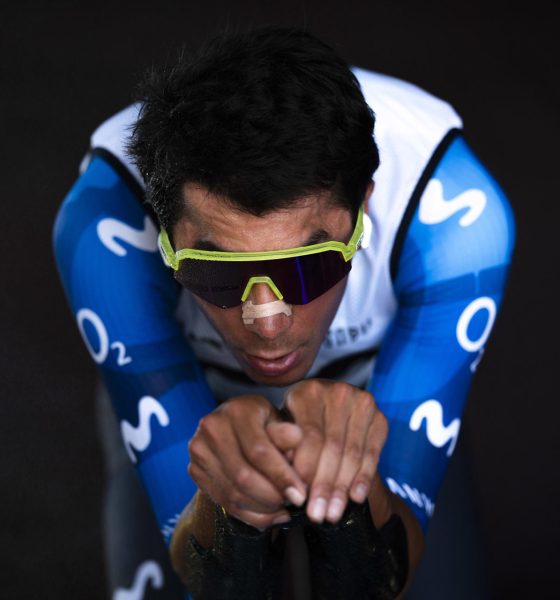 El ciclista belga del equipo Movistar Cian Uijtdebroeks, antes de la primera etapa del Tour de Francia, una contrarreloj por equipos de 19,6 kilómetros, celebrada este sábado en Barcelona. EFE/Siu Wu