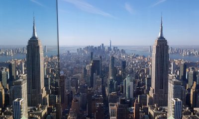 Fotografía de archivo del Empire State building y de su reflejo en el mirador "Summit" (Cumbre), en Nueva York (EE.UU). EFE/Jorge Fuentelsaz