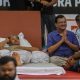 El activista indio Sonam Wangchuk junto a sus seguidores. EFE/EPA/RAJAT GUPTA