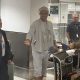 El artista plástico y opositor cubano Luis Manuel Otero Alcántara (c) llega este sábado a Miami tras recuperar la libertad en la isla y recibir un amparo migratorio de Estados Unidos, después de cinco años encarcelado en Cuba. EFE/ Pablo Urbón