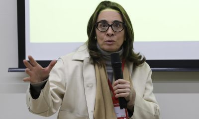 La decana de la Facultad de Derecho de la Universidad de Los Andes, Catalina Botero-Marino, habla durante la charla ‘Crisis climática en medio de crisis democrática‘ este sábado, en el marco del Festival Gabo en Bogotá (Colombia). EFE/ Carlos Ortega