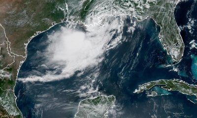 Fotografía satelital cedida ayer miércoles por la Oficina Nacional de Administración Oceánica y Atmosférica (NOAA) a través del Centro Nacional de Huracanes (NHC) que muestra la localización de la tormenta tropical Bertha entrando por el sureste del estado de Luisiana (EE.UU.). EFE/ NOAA-NHC /SOLO USO EDITORIAL/ NO VENTAS/ SOLO DISPONIBLE PARA ILUSTRAR LA NOTICIA QUE ACOMPAÑA (CRÉDITO OBLIGATORIO)