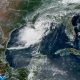 Fotografía satelital cedida ayer miércoles por la Oficina Nacional de Administración Oceánica y Atmosférica (NOAA) a través del Centro Nacional de Huracanes (NHC) que muestra la localización de la tormenta tropical Bertha entrando por el sureste del estado de Luisiana (EE.UU.). EFE/ NOAA-NHC /SOLO USO EDITORIAL/ NO VENTAS/ SOLO DISPONIBLE PARA ILUSTRAR LA NOTICIA QUE ACOMPAÑA (CRÉDITO OBLIGATORIO)