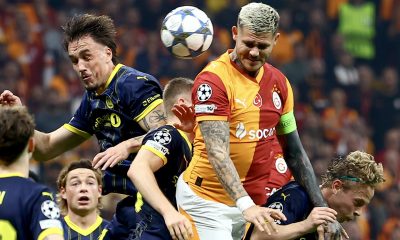 Fotografía del 22 de octubre de 2025, en la que puede verse al futbolista argentino Mauro Icardi (2d), del Galatasaray, durante un partido de la Liga de Campeones. EFE/ TOLGA BOZOGLU