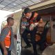 GAZA (GAZA Y CISJORDANIA), 19/07/2026.- Heridos son trasladados al hospital de campaña Al Kuwait tras un ataque aéreo este domingo contra tiendas de campaña de desplazados en la zona de Mawasi (Jan Yunis, sur de la Franja), en el que el ejército israelí mató a un gazatí e hirió a otros diez, la mayoría niños. EFE/