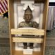Fotografía cedida por el Consulado de México en Nueva York de una figura antropomorfa de Nayarit, una de las tres piezas arqueológicas que regresan a México tras la ceremonia celebrada este miércoles, en la Fiscalía en Nueva York (EE.UU.). EFE/ Consulado México en Nueva York /SOLO USO EDITORIAL/NO VENTAS/ SOLO DISPONIBLE PARA ILUSTRAR LA NOTICIA QUE ACOMPAÑA (CRÉDITO OBLIGATORIO)