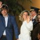 El presidente de Bolivia, Rodrigo Paz (i), y su esposa, María Elena Urquidi (c), fueron captados, este 27 de julio, al saludar a su llegada a la base militar anexa al aeropuerto internacional Jorge Chávez, para asistir a la investidura de la presidenta electa de Perú, Keiko Fujimori, en Lima (Perú). EFE/Germán Falcón