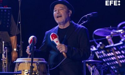 El músico y cantante panameño Rubén Blades durante el concierto que ha ofrecido este sábado dentro del marco del Festival La Mar de Músicas en el Auditorio Paco Martín de Cartagena. EFE/Marcial Guillén