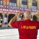 La ciudad riojana de Haro, donde nació el seleccionador español de fútbol, Luis de la Fuente, está volcada estos días en "empujar" a uno de sus paisanos más ilustres hacia la gloria para que, al frente de la selección española de fútbol, gane la final del Mundial ante Argentina, por lo que el grito unánime es "¡Aúpa Luis!" EFE/Raquel Manzanares