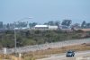 Personal de emergencia acude al lugar donde se estrelló un avión de combate F-35B Lightning II del Cuerpo de Marines de EE. UU. cerca de la Base Aérea del Cuerpo de Marines de Miramar en San Diego, California, EE. UU., el 31 de julio de 2026. EFE/JONATHAN CHANG
