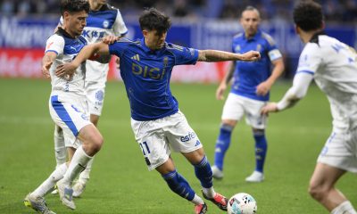Fotografía del pasado 17 de mayo, en la que puede verse al centrocampista del Oviedo Santiago Colombatto (c), durante un partido. EFE/ Eloy Alonso