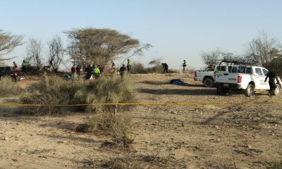 Integrantes la Policía de Perú operan en la zona donde una avioneta que sobrevolaba sobre las Líneas de Nazca se estrelló y dejó 13 personas fallecidas, entre ellos 11 turistas en la municipalidad provincial de Nazca (Perú). EFE/Victor Quilca