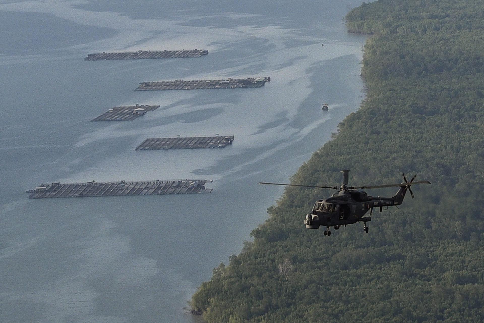 Fotografía de archivo, tomada el 13/06/2016, que muestra una imagen aérea del estrecho de Malaca publicada por las Fuerzas Armadas de Malasia. EFE/EPA/STR MALAYSIA OUT[MALAYSIA OUT]