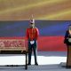 Fotografía de archivo del 7 de agosto de 2022 que muestra al presidente de Colombia, Gustavo Petro, pronunciando su primer discurso como mandatario junto a la espada de Bolívar, en la Plaza de Bolívar en Bogotá (Colombia). EFE/ Carlos Ortega / ARCHIVO