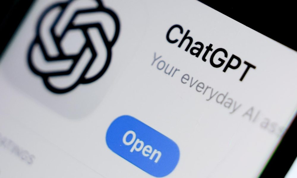 Imagen en la pantalla de un móvil de la aplicación ChatGPT. EFE/EPA/FILIP SINGER