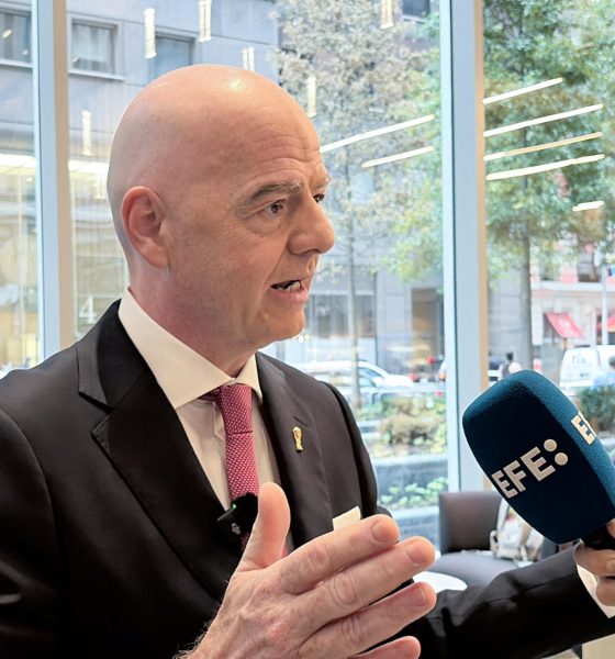 Imagen de archivo del presidente de la FIFA, Gianni Infantino. El presidente de la Asociación de Fútbol de Jordania (AFJ), el príncipe Ali bin Al Hussein, le acusó este martes de "chantaje" y afirmó que no apoyará su reelección al frente de la FIFA, en un momento en el que el jefe del máximo ente del fútbol mundial está en el punto de mira. EFE/ Jan Téllez Asensio/Archivo