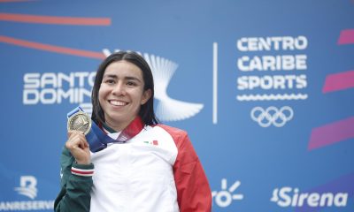 Ana Maria Torres de México posa en el podio tras conseguir medalla de oro en la final femenina de triatlón individual este sábado, en los XXV Juegos Centroamericanos y del Caribe Santo Domingo 2026, en Santo Domingo (República Dominicana). EFE/ Rodrigo Sura