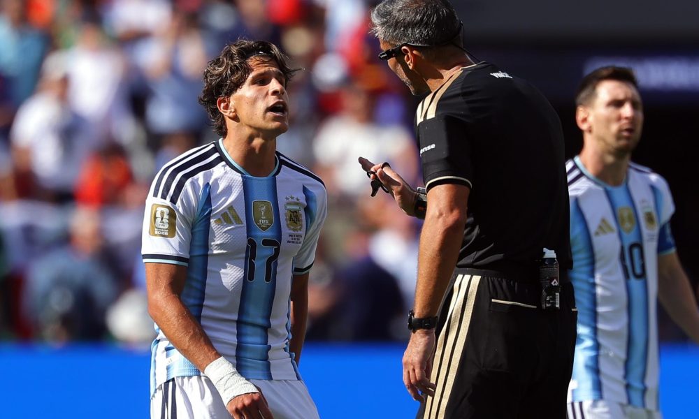 Fotografía del pasado 19 de julio, en la que puede verse al argentino Giuliano Simeone, durante la final del Mundial de Estados Unidos, México y Canadá disputada contra España. EFE/ CHRISTOPHER NEUNDORF