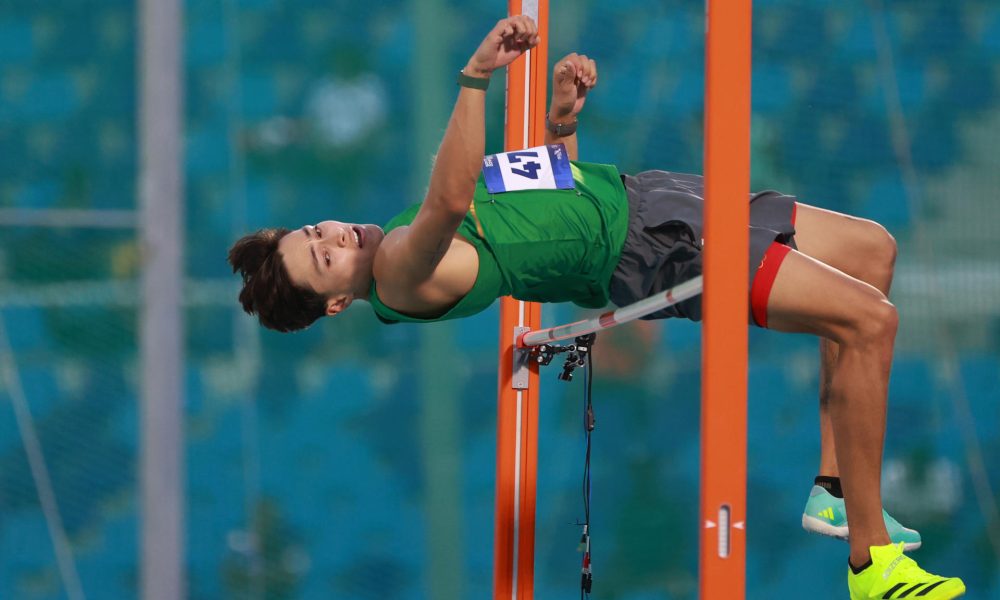 Erick Portillo, de México, compite en la final de salto de altura masculino durante los XXV Juegos Centroamericanos y del Caribe Santo Domingo 2026, en Santo Domingo (República Dominicana). EFE/ Orlando Barría