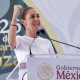 Fotografía cedida por la Presidencia de México de su mandataria, Claudia Sheinbaum, hablando durante una gira de trabajo este domingo, en el municipio de San Lorenzo Cacaotepec, en Oaxaca (México). EFE/ Presidencia de México/ SOLO USO EDITORIAL/NO VENTAS/SOLO DISPONIBLE PARA ILUSTRAR LA NOTICIA QUE ACOMPAÑA(CRÉDITO OBLIGATORIO)