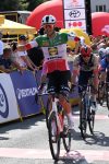 El italiano Jonathan Milan, del equipo Lidl – Trek, ganó la primera etapa del Tour de Polonia, disputada este lunes entre Gdynia y Koszalin, mientras que el español Iván García Cortina quedó en sexta posición.. EFE/EPA/Adam Warzawa