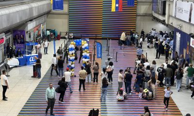 Fotografía de archivo de personas en el Aeropuerto Internacional Simón Bolívar en Maiquetía (Venezuela). EFE/ Miguel Gutierrez