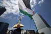 Activistas propalestinos y ambientalistas se manifiestan contra el acuerdo de cooperación en materia hídrica entre el Gobierno del norteño estado de Chihuahua e Israel, este sábado, en Ciudad de México (México). EFE/ Sáshenka Gutiérrez
