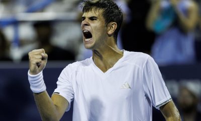 El español Rafael Jódar celebra el paso a la final del Abierto de Wsshington tras vencer al chileno Alejandro Tabilo. EFE/EPA/WILL OLIVER