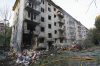 Rescatistas trabajan en el lugar de un ataque con misiles rusos contra un edificio residencial en Kyiv, Ucrania, el 1 de agosto de 2026.
EFE/EPA/SERGEY DOLZHENKO

