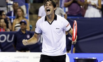 El estadounidense Taylor Fritz celebra el pase a la final del Abierto de Washington tras vencer a su compatriota Brandon Nakashima. EFE/EPA/WILL OLIVER