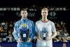 El francés Arthur Géa (i) sostiene el trofeo de campeón junto a Denis Shapovalov (d), de Canadá, este sábado, al ganar la final del Torneo Mifel Tennis Open by Telcel Oppo Los Cabos, en el estado de Baja California Sur (México). EFE/ Jorge Reyes
