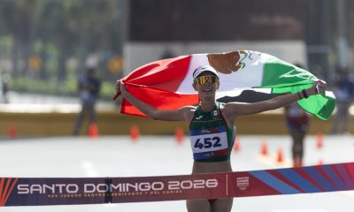 Alegna González de México reacciona tras ganar medalla de oro en la prueba de media maratón marcha femenino este domingo, en los XXV Juegos Centroamericanos y del Caribe Santo Domingo 2026, en Santo Domingo (República Dominicana). EFE/ Orlando Barría