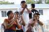 Integrantes del grupo armado ilegal Comandos de la Frontera se reúnen este 3 de agosto de 2026, en una Zona de Ubicación Temporal (ZUT). EFE/ Mauricio Dueñas Castañeda
