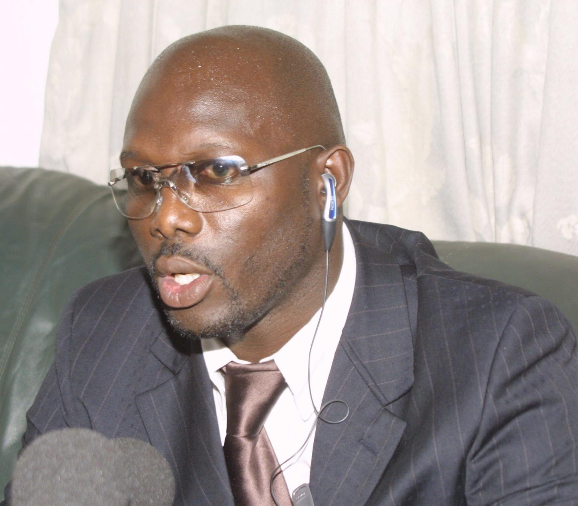 Fotografía de archivo del 20 de enero de 2004, en la que puede verse al exfutbolista George Weah. EPA/STR