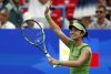 La filipina Alexandra Eala saluda a los asistentes tras ganar contra la japonesa Naomi Osaka durante su partido de semifinales en el Mubadala Citi DC Open en Washington, DC (EE.UU.). EFE/WILL OLIVER
