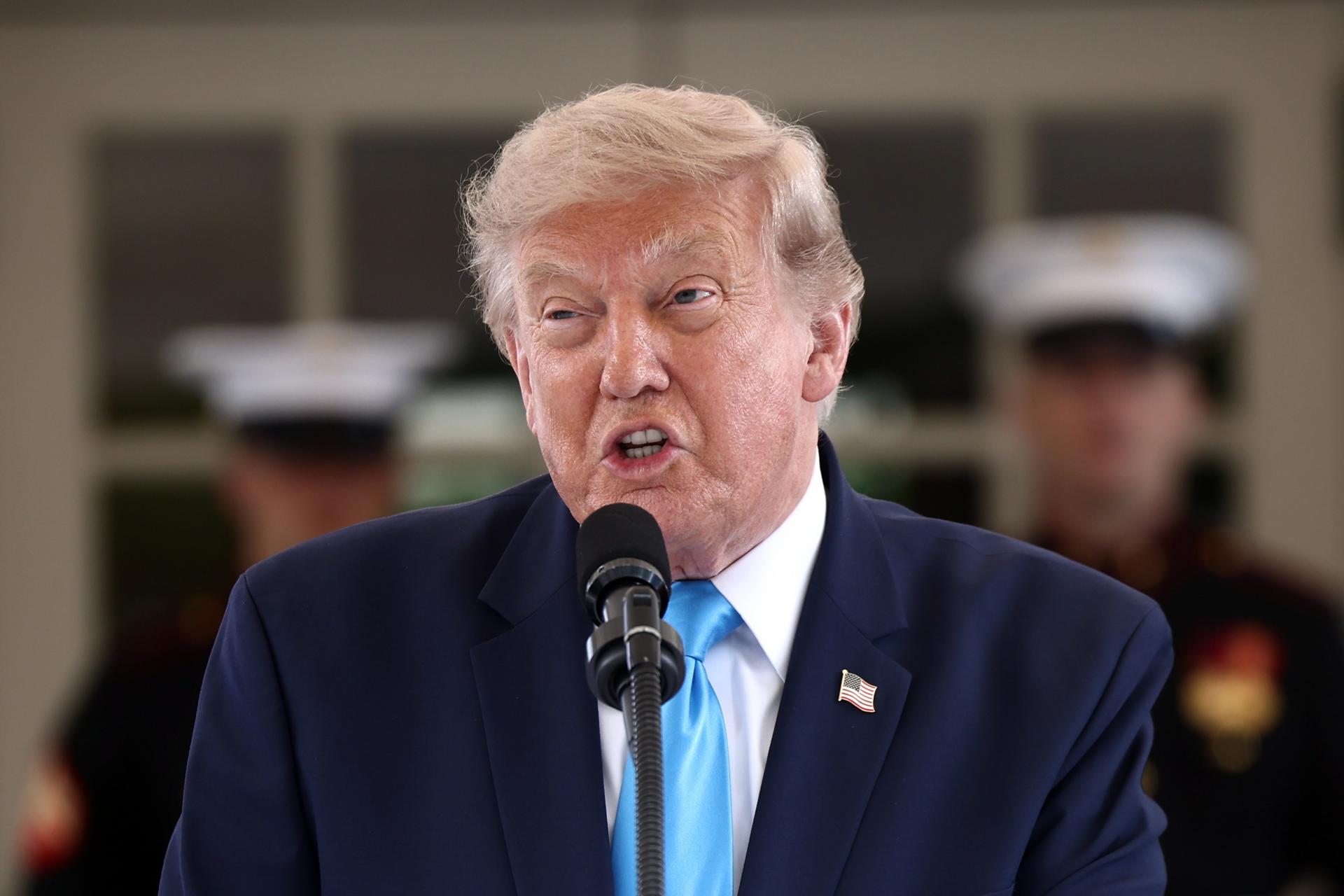 El presidente de EE. UU., Donald Trump, en una fotografía de archivo. EFE/JIM LO SCALZO