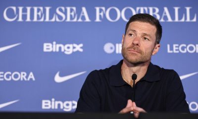 Xabi Alonso, entrenador del Chelsea desde el 13 de julio pasado, y expreparador del Real Madrid, aseguró que la "cicatriz" por su salida del club blanco "está curada" y que se queda "con las cosas positivas". EFE/EPA/NEIL HALL