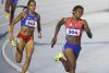 Marileidy Paulino (d), de República Dominicana, compite en la final relevos mixto de 4x 400 metros durante los XXV Juegos Centroamericanos y del Caribe Santo Domingo 2026, en Santo Domingo (República Dominicana). EFE/ Rodrigo Sura