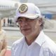 El presidente de Colombia, Gustavo Petro, da declaraciones para hacer un llamado a establecer pactos que lleven a construir soluciones para los problemas comunes de la humanidad y de América antes de salir este sábado, del aeropuerto internacional José Martí en La Habana (Cuba). EFE/ Norlys Perez POOL