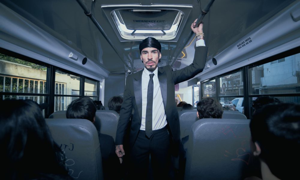 Fotografía cedida por Adriana Tangassi donde aparece el cantante mexicano Codiciado, pionero en la mezcla del 'streetwear' y la estética urbana con el corrido mexicano. Codiciado vuelve a los escenarios de Estados Unidos con la gira de 'Así es la vida', que abre el 28 de agosto en Houston (Texas), tras tres años sin disco y en un momento que considera difícil para la música mexicana. EFE/Adriana Tangassi /SOLO USO EDITORIAL /NO VENTAS /SOLO DISPONIBLE PARA ILUSTRAR LA NOTICIA QUE ACOMPAÑA /CRÉDITO OBLIGATORIO
